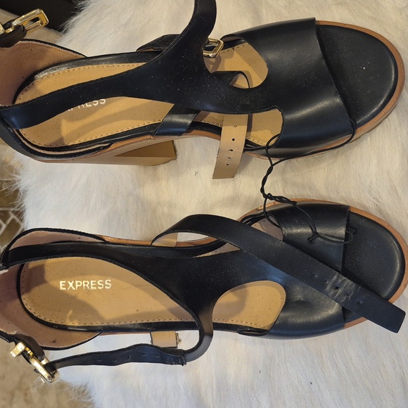 Express Black Chunky Heel Sandals - Picture 2 of 8